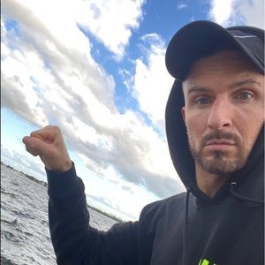 Meet your Posher, Dustin